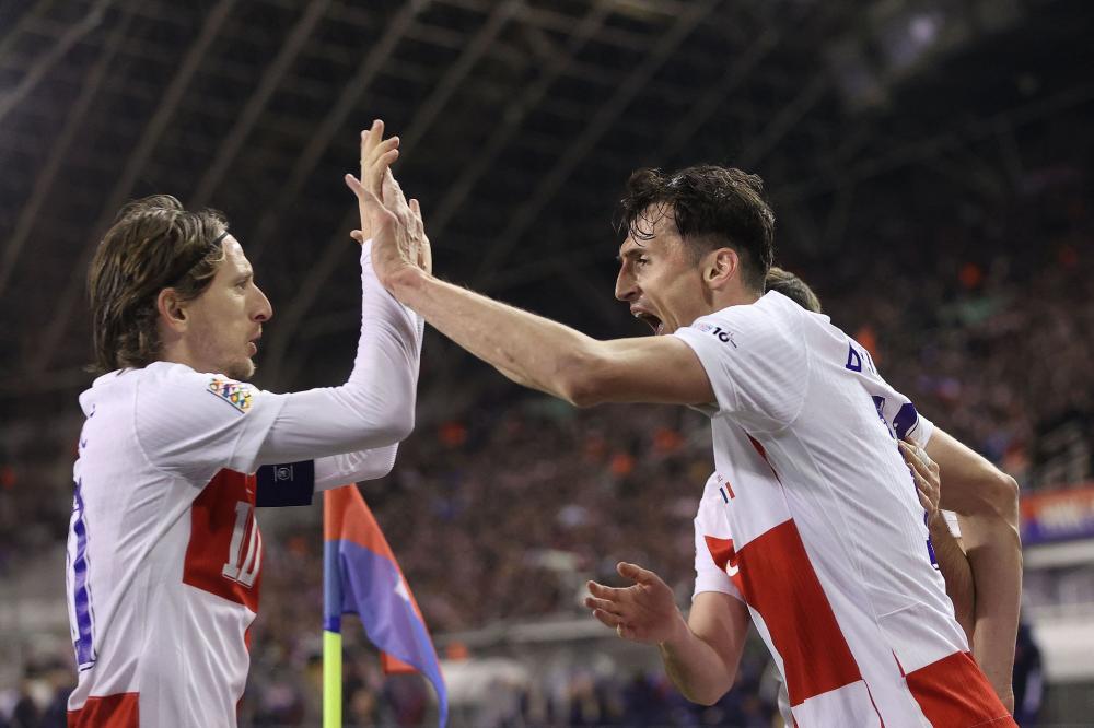 甚至在决策 甚至在决策